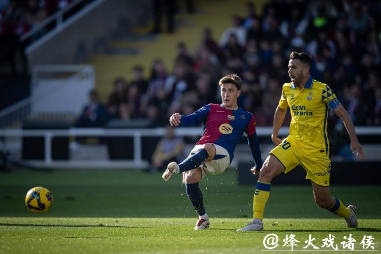 马卡:巴萨允许德罗使用设施进行个人训练,目前转会仍未完成 马卡:巴萨允许德罗使用设施进行个人训练,目前转会仍未完成